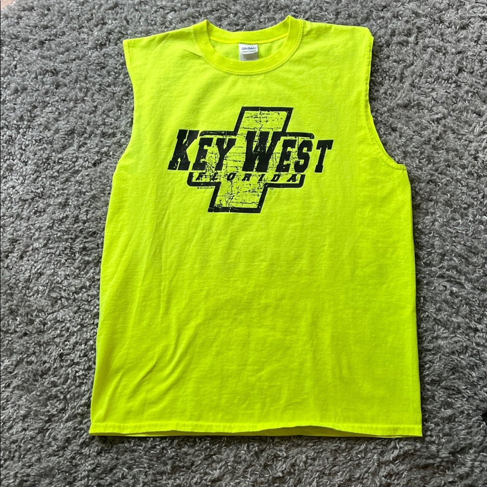 NWOT - Gildan Neon Green Ultra Cotton Tee - Large